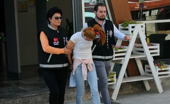 İzmit'te fuhuş operasyonu! Azeri uyruklu 2 kadın yakalandı - 2