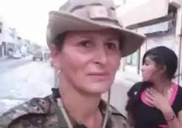 YPG'ye katılan manken Kobani'de görüldü