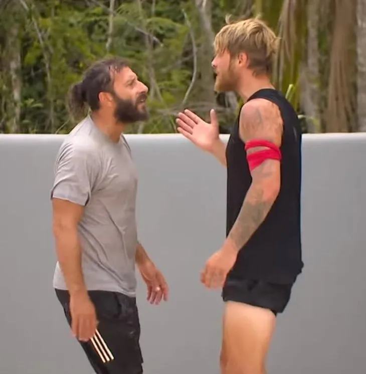 Survivor'da büyük kavga: Yumruğumu ağzına sokarım!