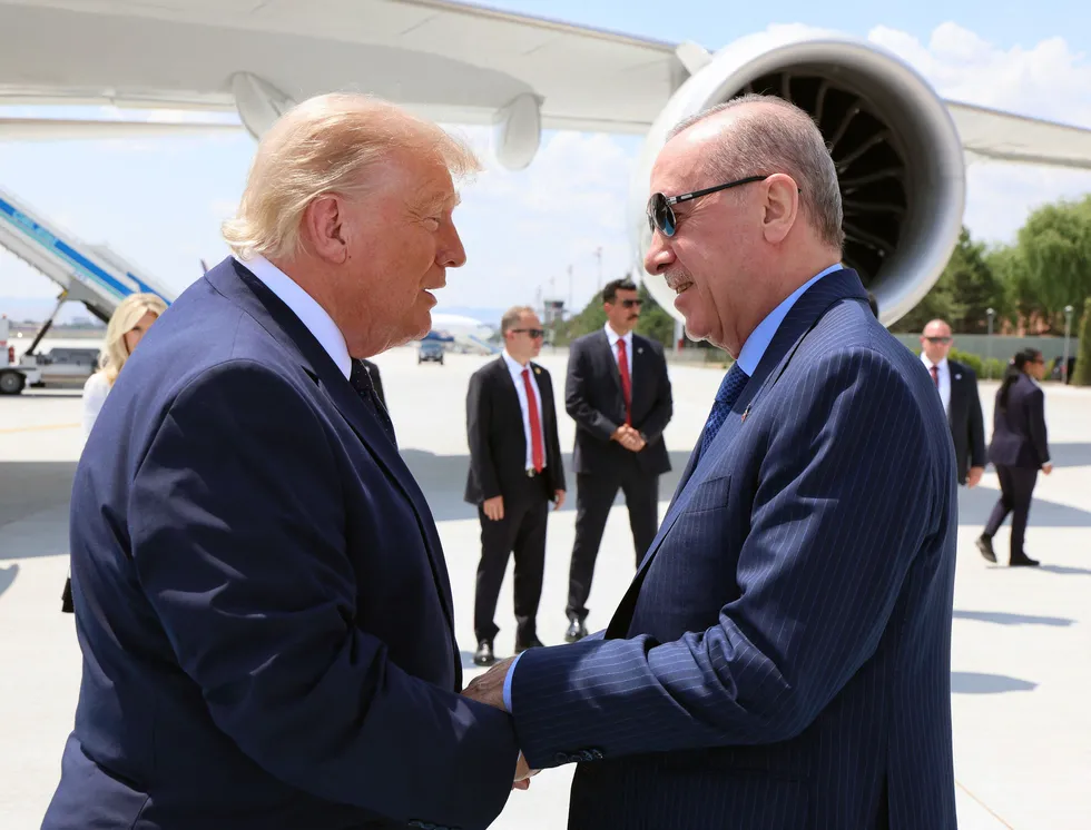 baskan-erdogan-ve-trump-arasinda-samimi-pozlar-fox-newsten-dikkat-ceken-yorum-1783427865019.jpg Başkan Erdoğan ve Trump arasında samimi pozlar! Fox News'ten dikkat çeken yorum - 10
