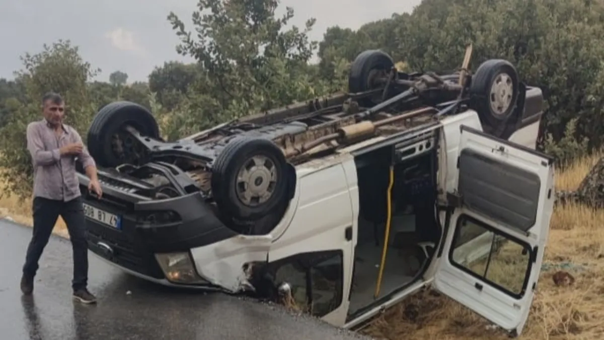 Mardin'de minibüs şarampole yuvarlandı: 7 yaralı