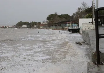 Çanakkale'de feribot seferlerine fırtına engeli! Bazı feribot seferleri yapılamayacak