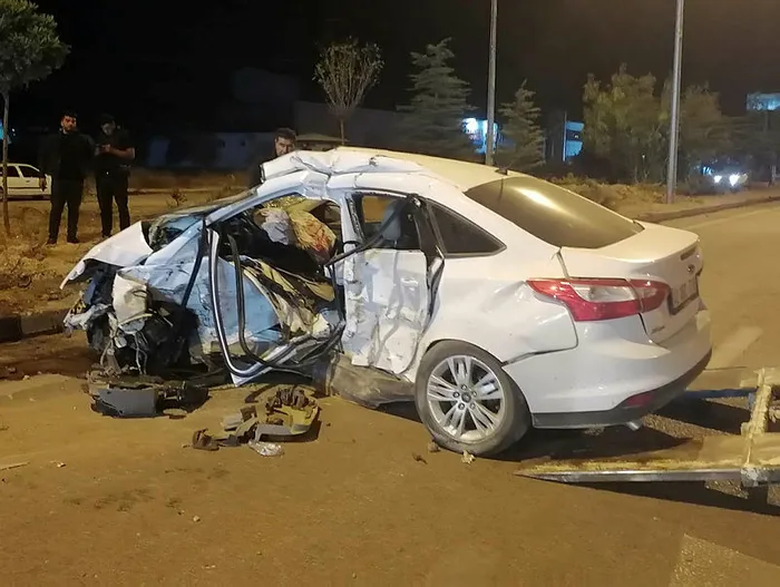 Konya'da feci kaza! İki otomobil çarpıştı: 1 ölü, 2 yaralı - 2