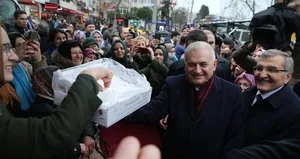 Binali Yıldırım’dan Beykoz’da esnaf ziyareti