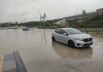 Önce MGM sonra AFAD! Telefonlara tek tek uyarı gitti | Bu illerde yaşayanlar sel ve taşkınlara dikkat!