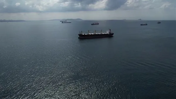 Tahıl koridoru ile gıda krizinden kurtulan Batı petrol tankeri trafiği nedeniyle Türkiye'yi hedef aldı - 4