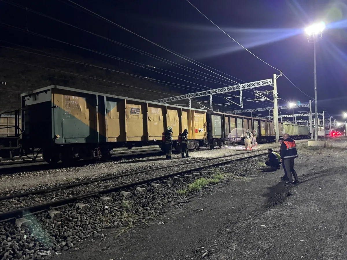 1793476223635.jpg Yük treninde nitrik asit sızıntısı: AFAD ve özel kıyafetli ekipler seferber oldu - 2
