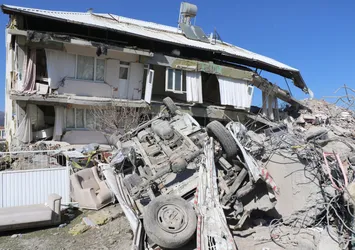 Deprem üzerinden başlatılan "devlet yok" operasyonu uluslararası boyut kazandı: Madonna Ahbap'ı nasıl buldu?