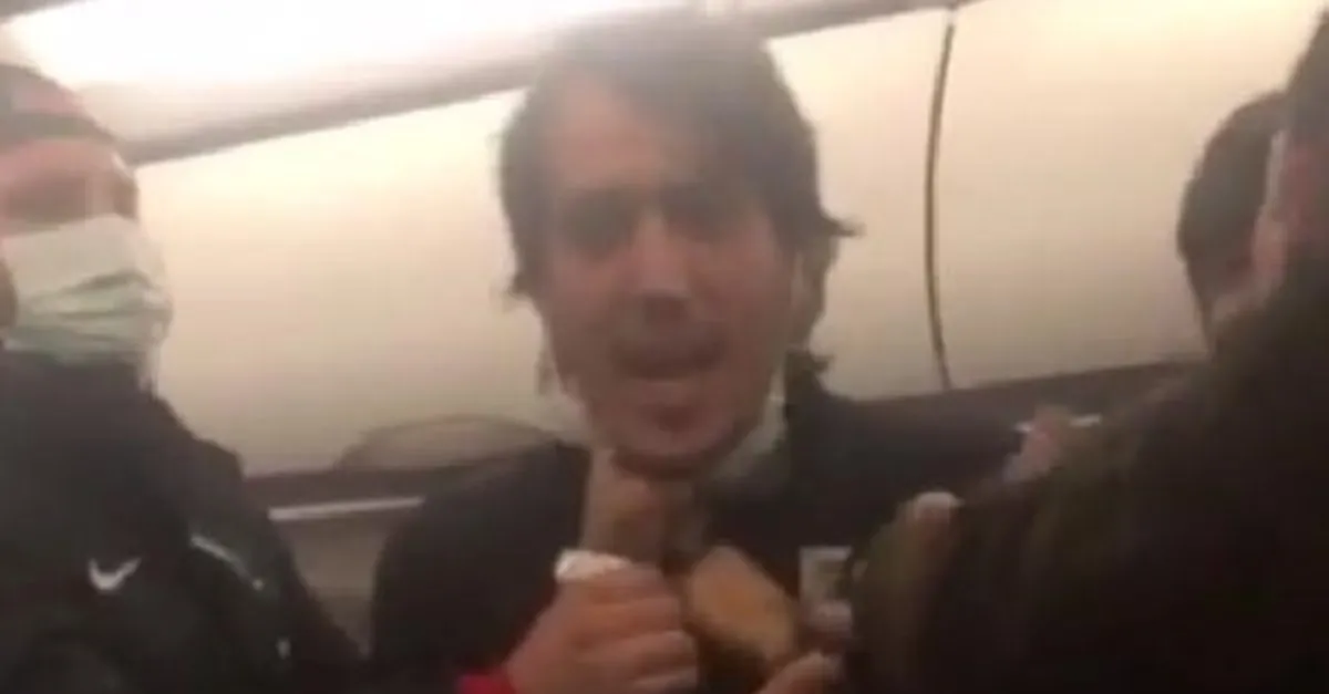 Izmir Adana Seferini Yapan Ucakta Maske Kavgasi 3 Yolcu Ile Futbolcular Birbirine Girdi