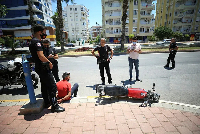 Antalya’da 13 yaşındaki çocuk kaza yapınca yakalandı, 170 suç kaydı çıktı - 2