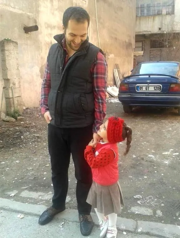 beyoglundaki-saldirida-yusuf-meydan-ve-kizi-ecrini-kaybettik-aile-ve-sosyal-hizmetler-bakani-derya-yanik-acikl-1668374542027.jpg Beyoğlu'ndaki terör saldırısında Yusuf Meydan ve kızı Ecrin hayatını kaybetti! Cenazeleri teslim alındı | Kahreden detay ortaya çıktı - 1