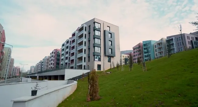 İstanbul’da evleri teslim edilen hak sahipleri sevinçlerini paylaştı