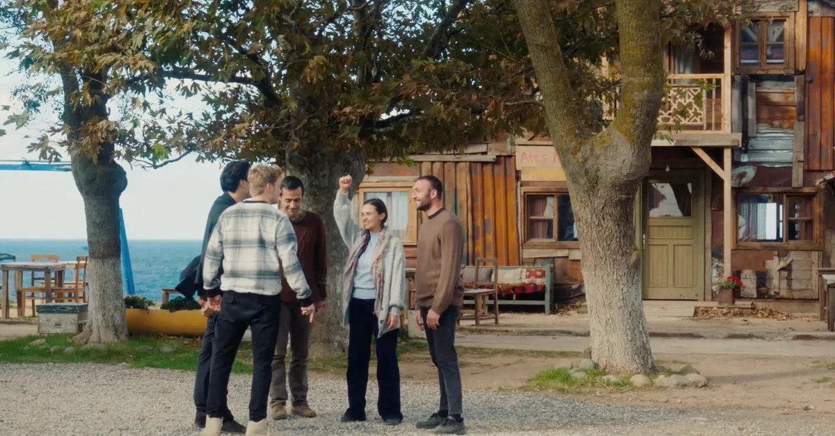 Ateş Kuşları 28. bölüm fragmanı | "Biz kimiz? Köksüzler!"