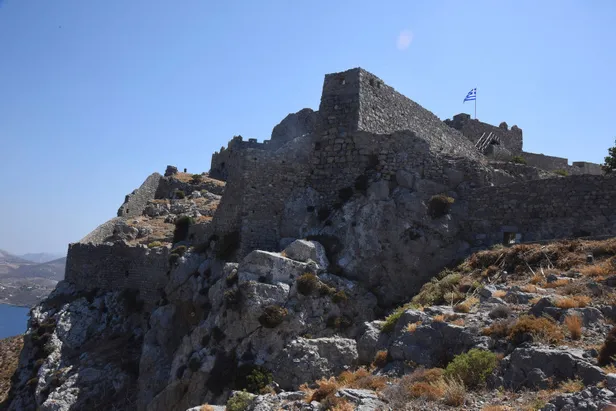 leros-adasi-nerede-nasil-gidilir-kapida-vize-ile-leros-adasinin-gezilecek-yerleri-neler-iste-ozellikleri-konak-1701958254034.jpg