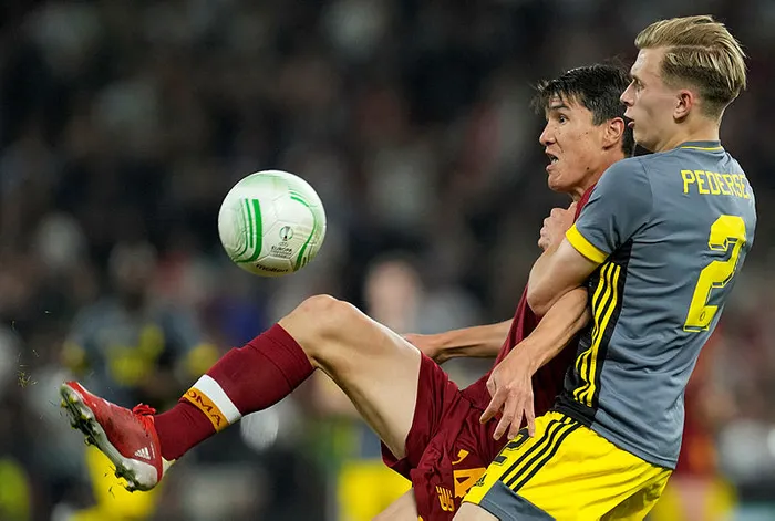 uefa-avrupa-konferans-liginde-roma-sampiyon-1653512906788.jpg UEFA Avrupa Konferans Ligi'nde Roma şampiyon! - 4