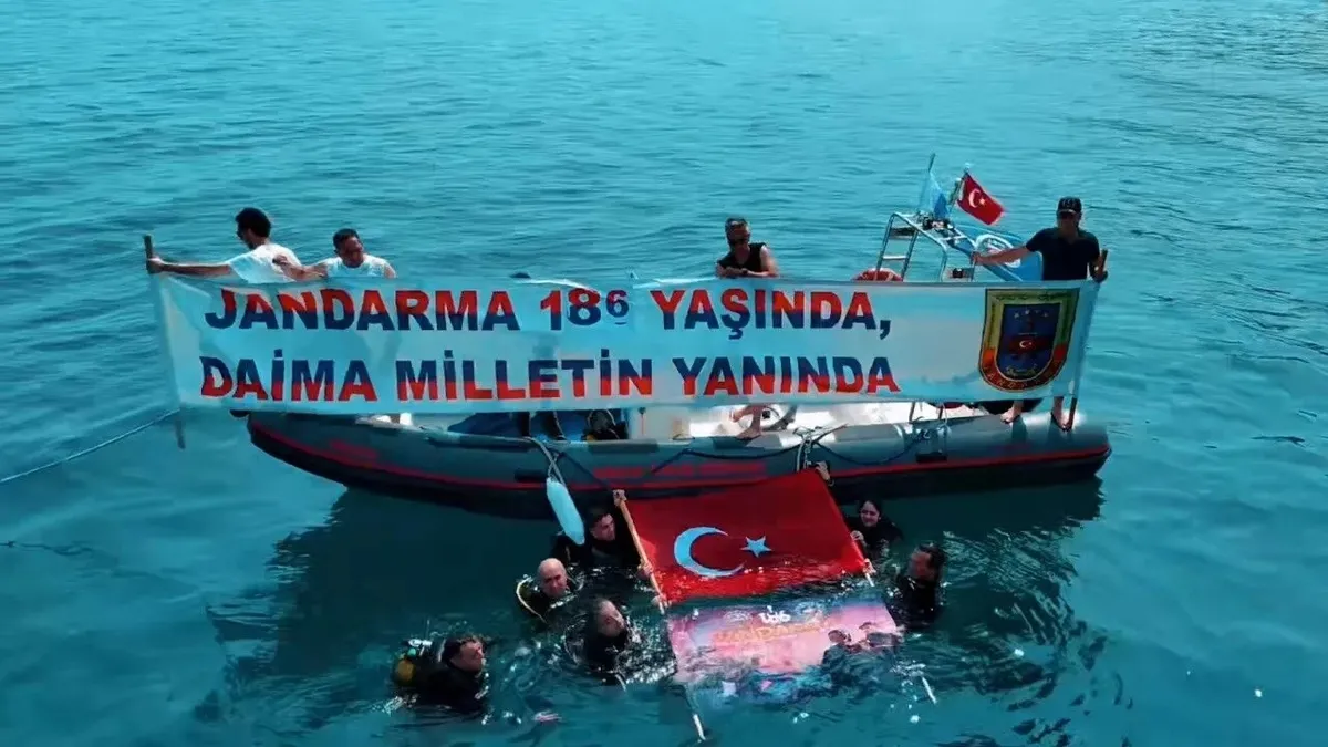 Jandarma, Saros'ta batık tanka dalış yaparak kuruluş yıl dönümünü kutladı