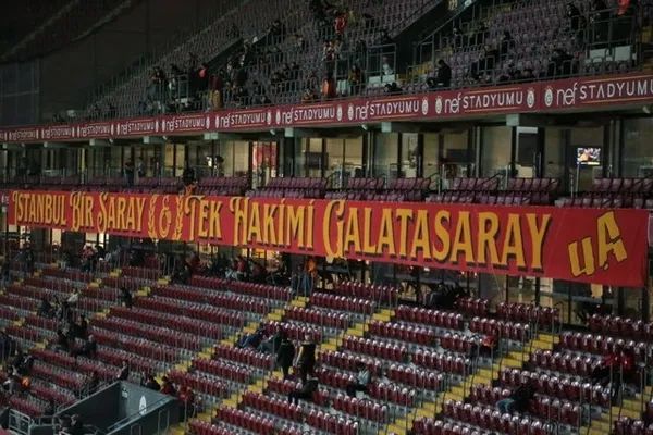 galatasaraydan-fenerbahceye-sok-gonderme-1673631284720.jpg Galatasaray'dan Fenerbahçe'ye şok gönderme - 4