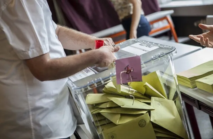CHP’de il il milletvekili adayı listesi belli oldu! ’Kemal Kılıçdaroğlu yanındaki 5’liyi sattı’