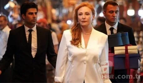 Yalı Çapkını’nın fettan yengesi İfakat’ın başından geçenler hüngür hüngür ağlattı! Mert Ramazan Demir ve Afra Saraçoğlu’nun başrolünü paylaştığı hikaye gerçekmiş! Gülseren Budayıcıoğlu anlattı 12