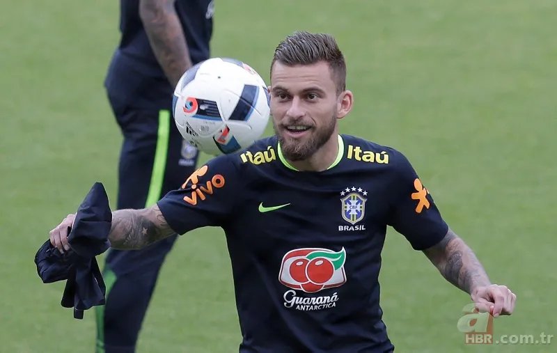 Comolli ünlü yıldızlara teklif götürdü 6