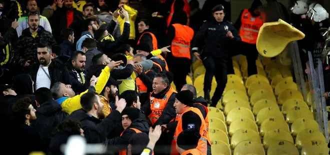 Fenerbahçe - Galatasaray derbisi sonrası taraftar çileden çıktı! Ali Koç ve Ersun Yanal’a istifa çağrısı