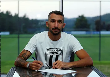 Beşiktaş, Mehmet Topal transferini açıkladı