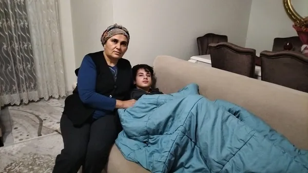 osmaniyede-bakkala-giden-cocuga-kopek-saldirdi-o-anlar-kamerada-1672210245205.jpg Osmaniye’de bakkala giden çocuğa köpek saldırdı! O anlar kamerada - 2