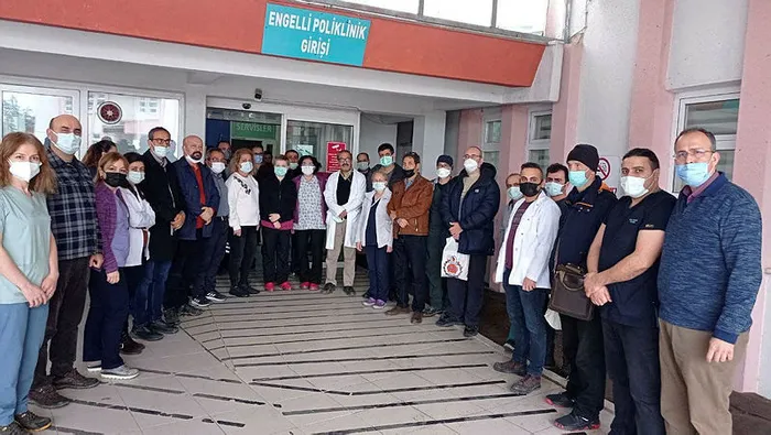 Balıkesir’de kabus dolu anlar! "Karınız değil eşiniz diyeceksin" diyerek Doktor Hüseyin Kara'ya saldırdı - 3
