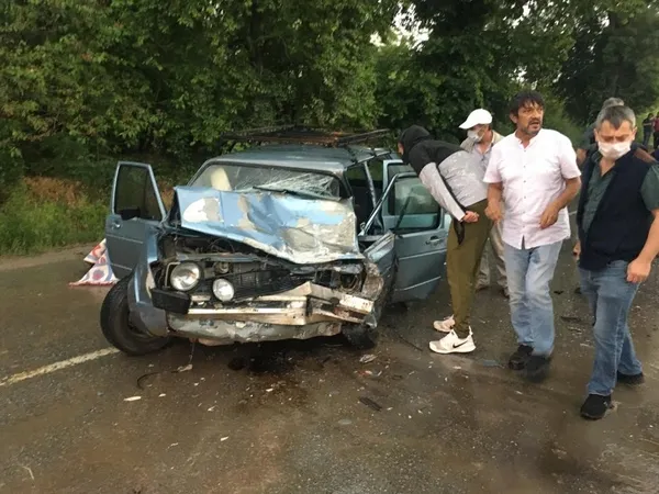 Hatalı sollama yapan TIR dehşet saçtı! - 1