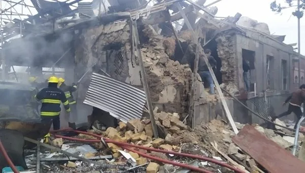 Ermenistan Azerbaycan’ın ikinci büyük şehri Gence’yi roketle vurdu! Çok sayıda sivil yaralı var