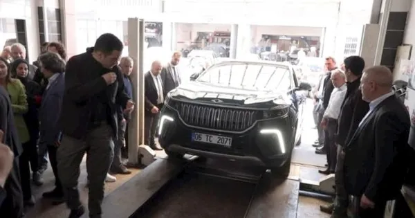 40-yillik-oto-tamir-ustasi-toggu-inceledi-bu-kadar-kaliteli-beklemiyorduk-1682777784252.jpg 40 yıllık oto tamir ustası Togg'u inceledi: Bu kadar kaliteli beklemiyorduk - 3