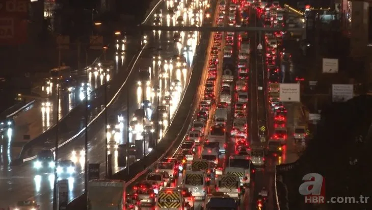 İstanbullular sabaha yoğun trafikle başladı! Yüzde 70’i geçti