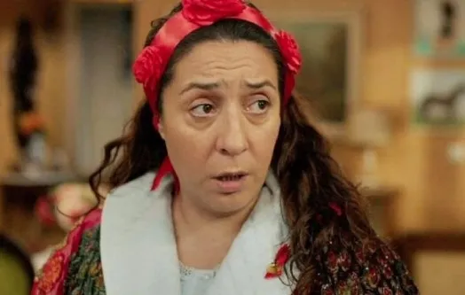 binnur-kayadan-filiz-akinli-nostaljik-paylasim-bu-fotograf-cocuklugumun-en-degerli-hazinelerinden-1671616473164.jpg Binnur Kaya’dan Filiz Akın’lı paylaşım! “Bu fotoğraf çocukluğumun en değerli hazinelerinden” - 2