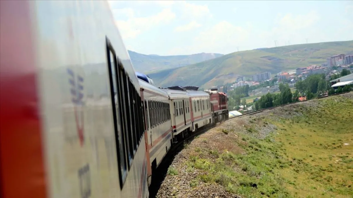 Van-Tahran tren seferleri yeniden başlıyor! İranlı Bakandan Türkiye vurgusu: Batı'ya açılan kapı...