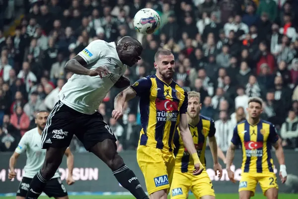 Beşiktaş Ankaragücü’nü 2 golle geçti: Aboubakar 3. döneminde ’siftah’ dedi