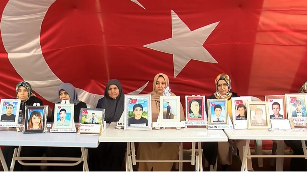 Diyarbakır anneleri 7 yıldır evlat nöbetinde! "Terörsüz Türkiye sürecinden dolayı umutluyuz"