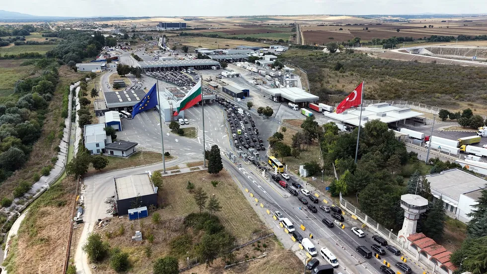 Kapıkule’de son 3 yılın araç çıkış rekoru! Gurbetçi dönüşünde yoğun trafik - 4