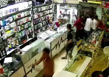 Gaziantep'te 'park' kavgası: Satır, sopa ve bıçaklarla dükkanı bastılar