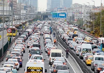 Trafik sigortasında "ortak platform" dönemi! Yeni sistem kimi ilgilendiriyor? Trafik Teklif Platformu nedir?