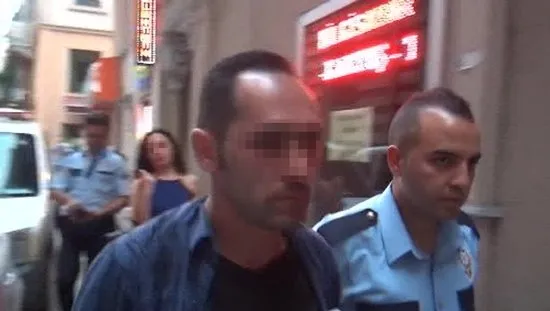 Taksim metrosunda güpegündüz taciz skandalı - 1