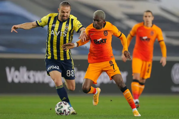 fenerbahce-galatasaray-maci-canli-anlatim-izle-1612629405588.jpg Galatasaray Fenerbahçe'yi 1-0 mağlup etti! - 5
