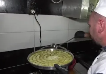 Adana'da kıymalı baklava