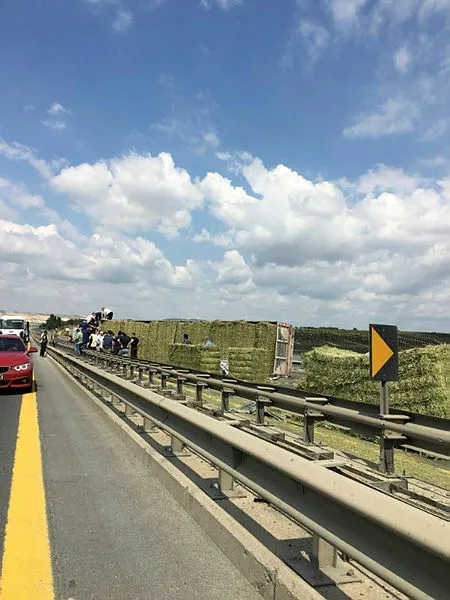 TEM'de kaza! Trafik durma noktasına geldi - 1