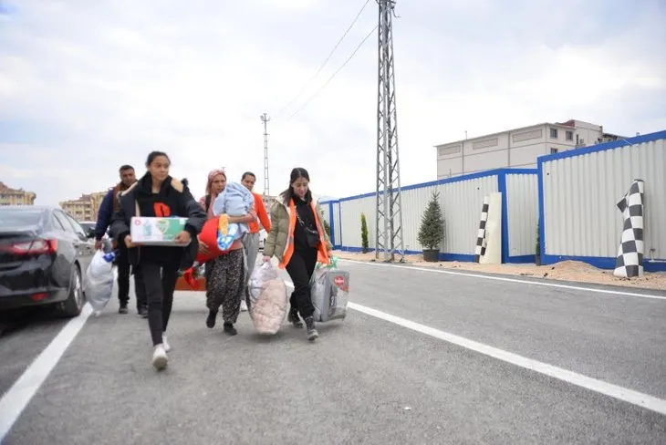 Gaziantep İslahiye’deki konteyner kentte yaşam başladı! Kalyon Holding 12 günde AFAD’a teslim etti
