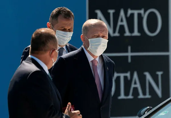 NATO Zirvesi sonrası Türkiye-ABD ilişkileri nasıl olacak? Fransa’dan geri adım mı? Prof.Dr. Mesut Hakkı Caşın yorumladı