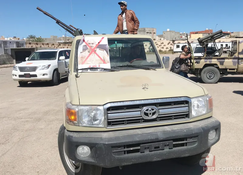 Libya karıştı! Vutye Hava Üssü vuruldu 18