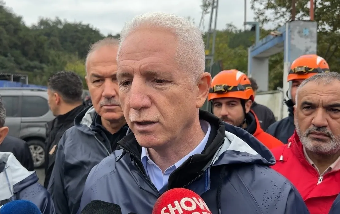 İstanbul'da sel felaketi! Vali Gül: "Dere yatağını işgal eden yapılar yıkılacak" - 1