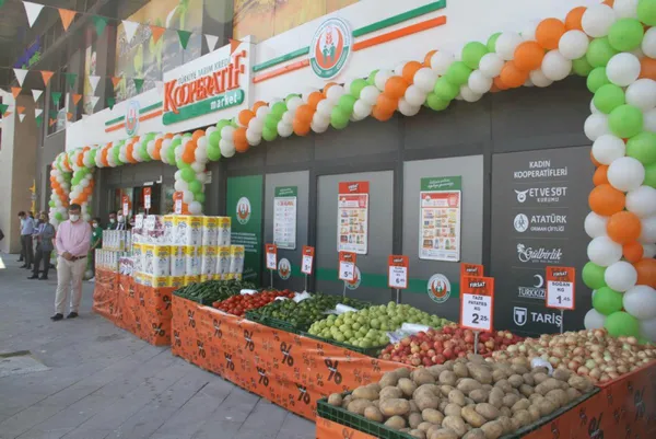 1656300564364.jpg Tarım Kredi'den çiftçiye kefilsiz, faizsiz limiti yüksek kredi! Cep marketler halka ucuz gıda satacak - 3