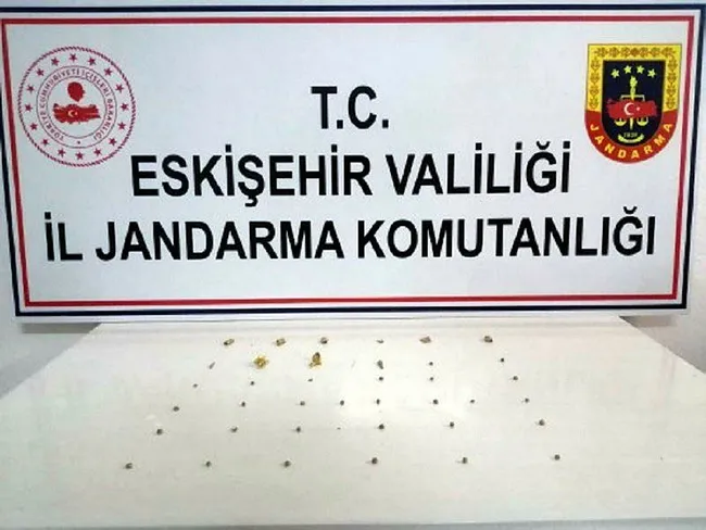Eskişehir’de ellerindeki tarihi eserleri satmaya çalışırken yakalandılar