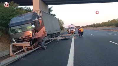 TIR bariyerlere ok gibi saplandı